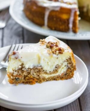 Frozen Chef's Quality - Carrot Cake with Cream Cheese Icing - 16 slices